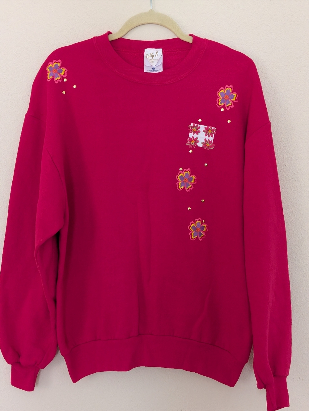 Vintage 80's Sally B Pink Embroidered Floral Sweatshirt Size Small